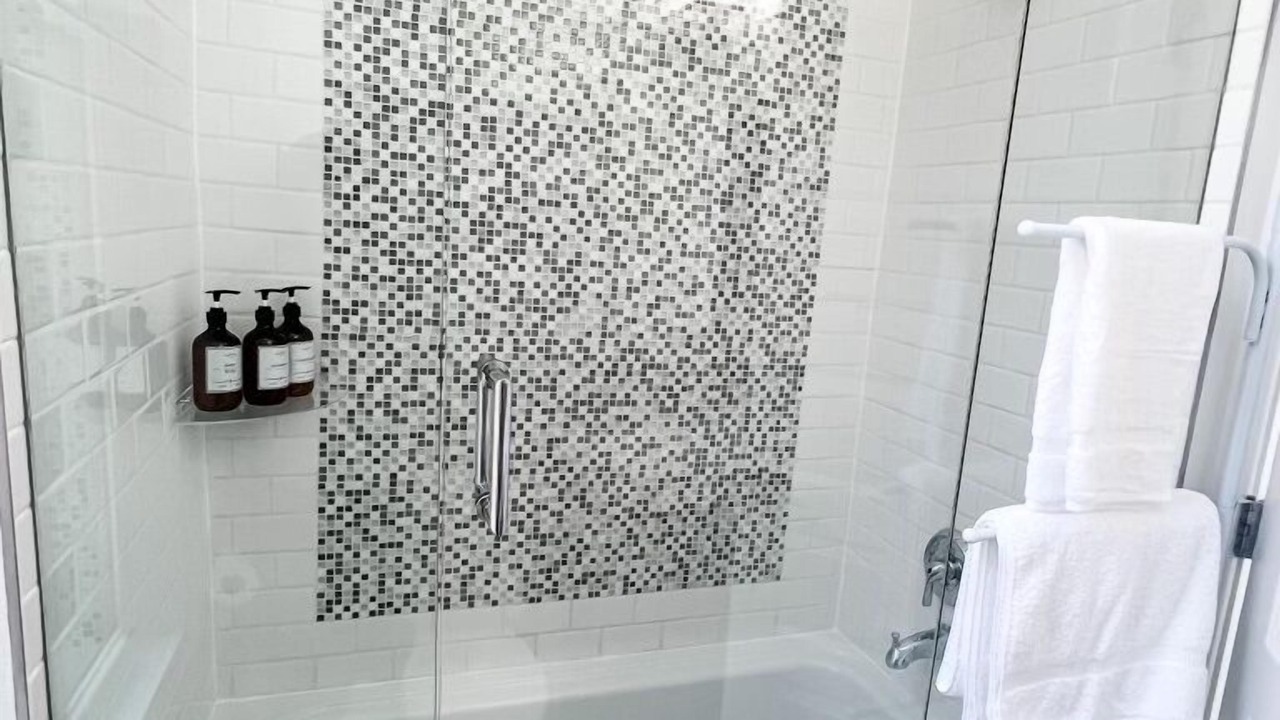 Photo of Bathroom in Lincoln Park