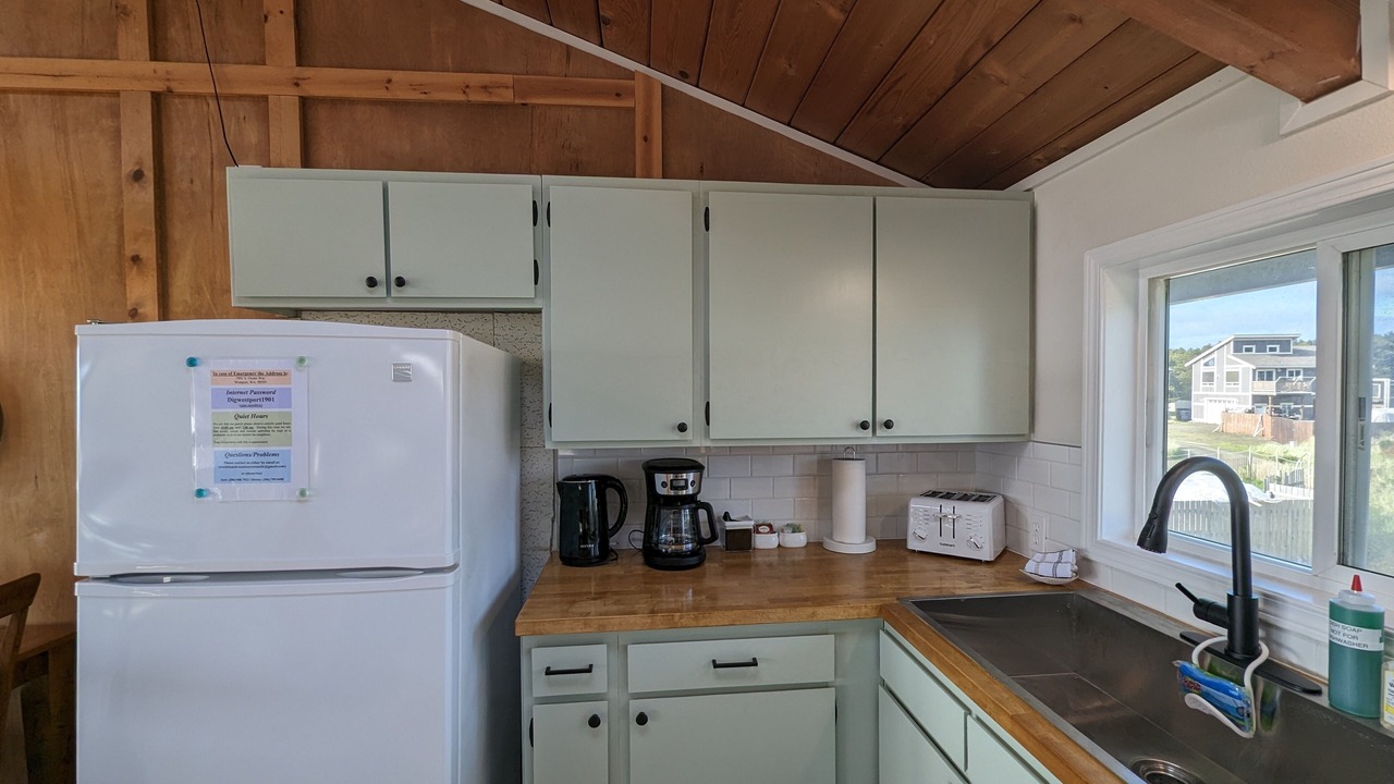 Photo of Kitchen in Cohassett Beach
