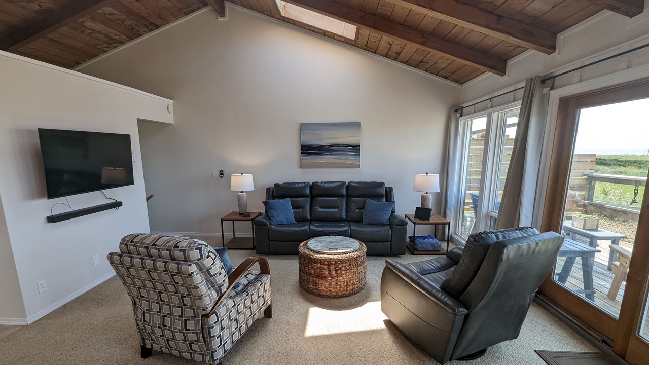Photo of Livingroom in Cohassett Beach