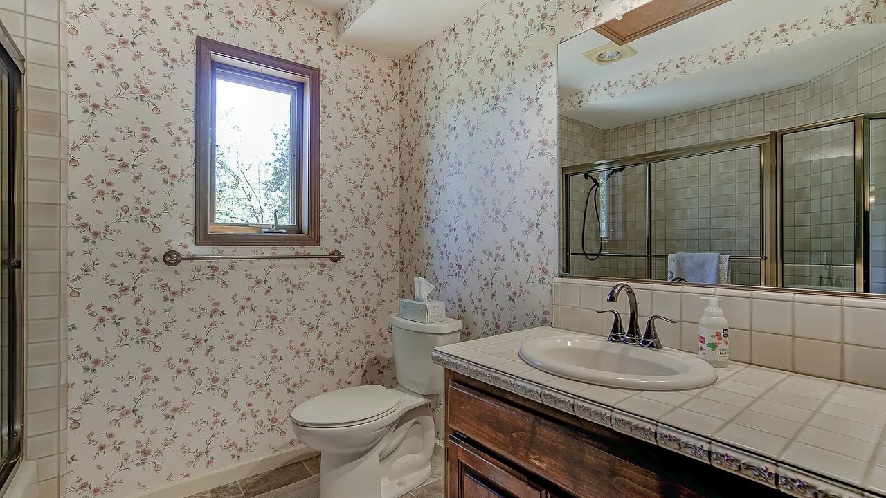 Photo of Bathroom in O'Brien