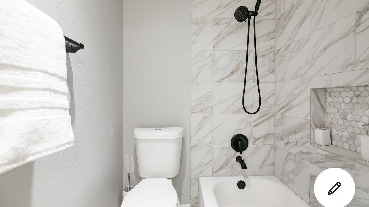 Photo of Bathroom in Clodine