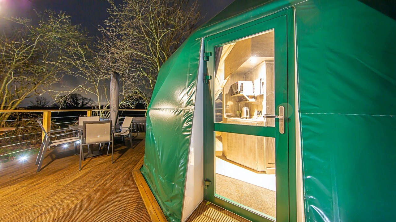 Photo of Patio Balcony in Chiddingstone Hoath