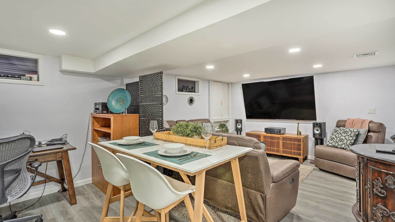 Photo of Others in Saddle Brook