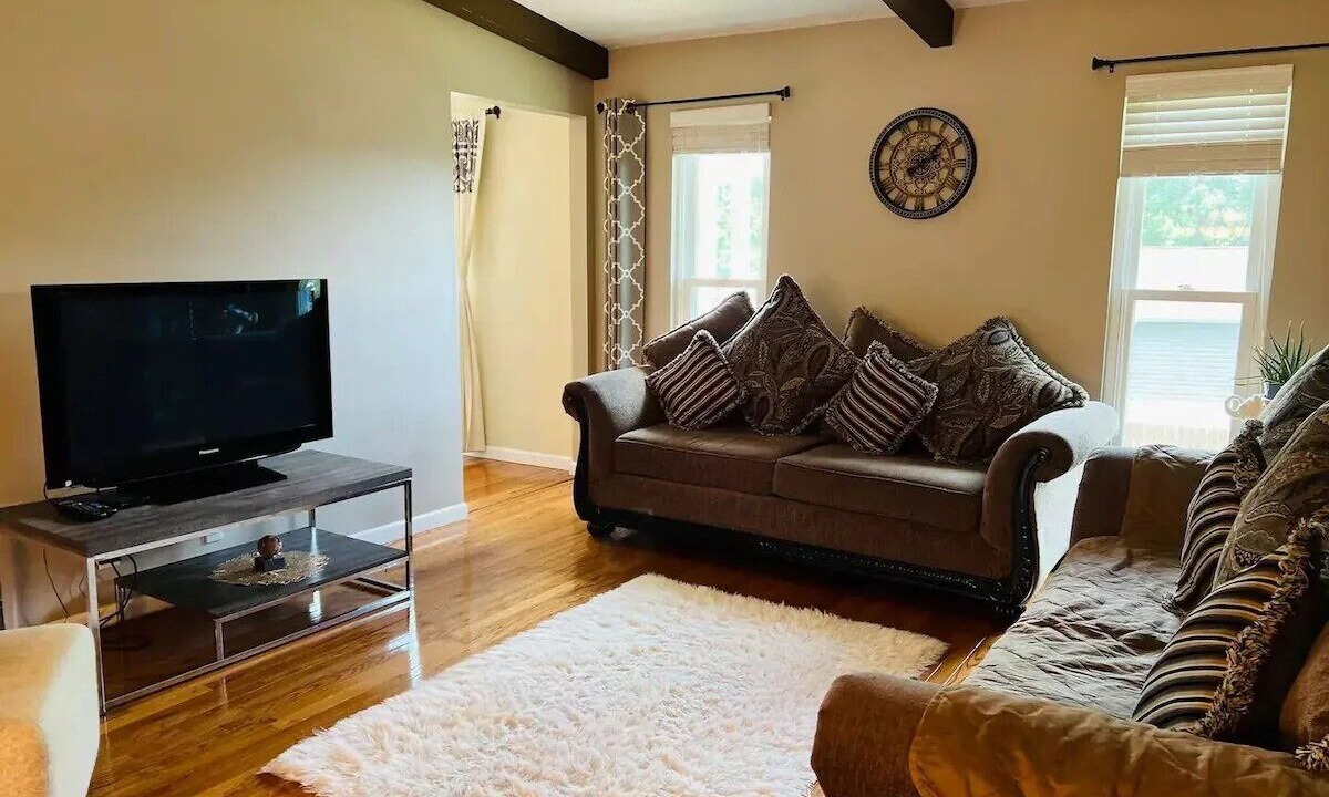 Photo of Livingroom in St. Charles
