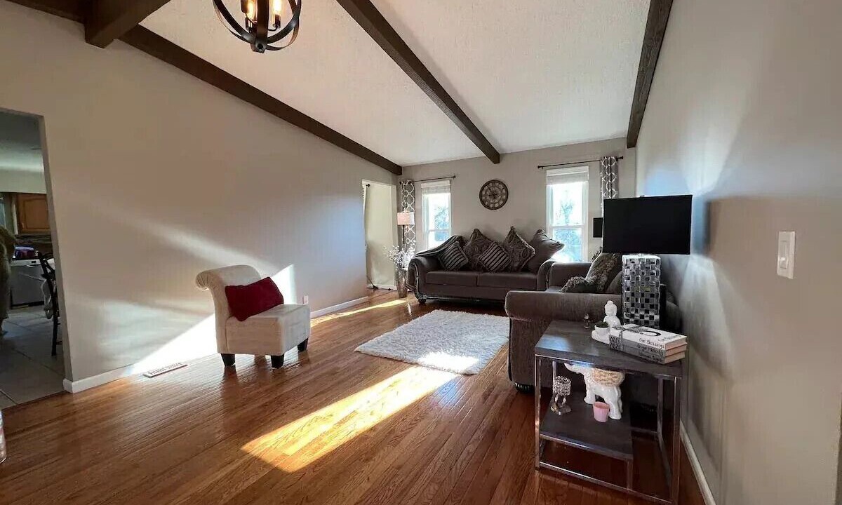 Photo of Livingroom in St. Charles