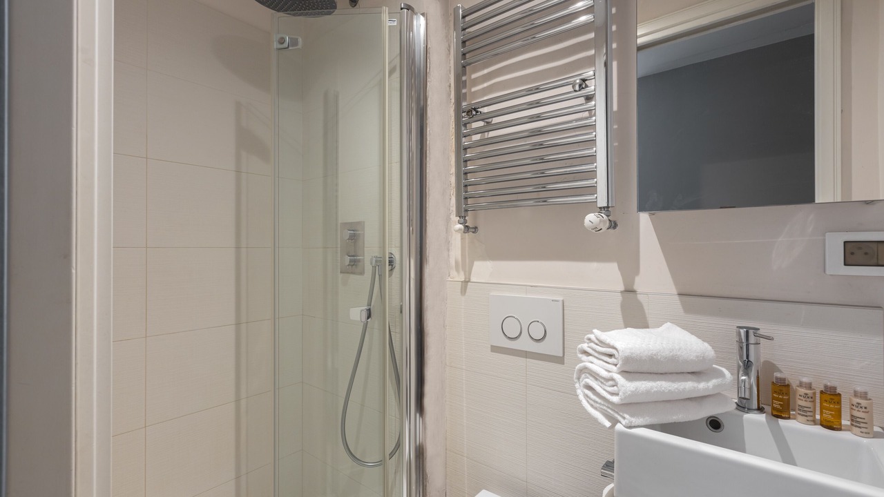 Photo of Bathroom in Porte-Dauphine