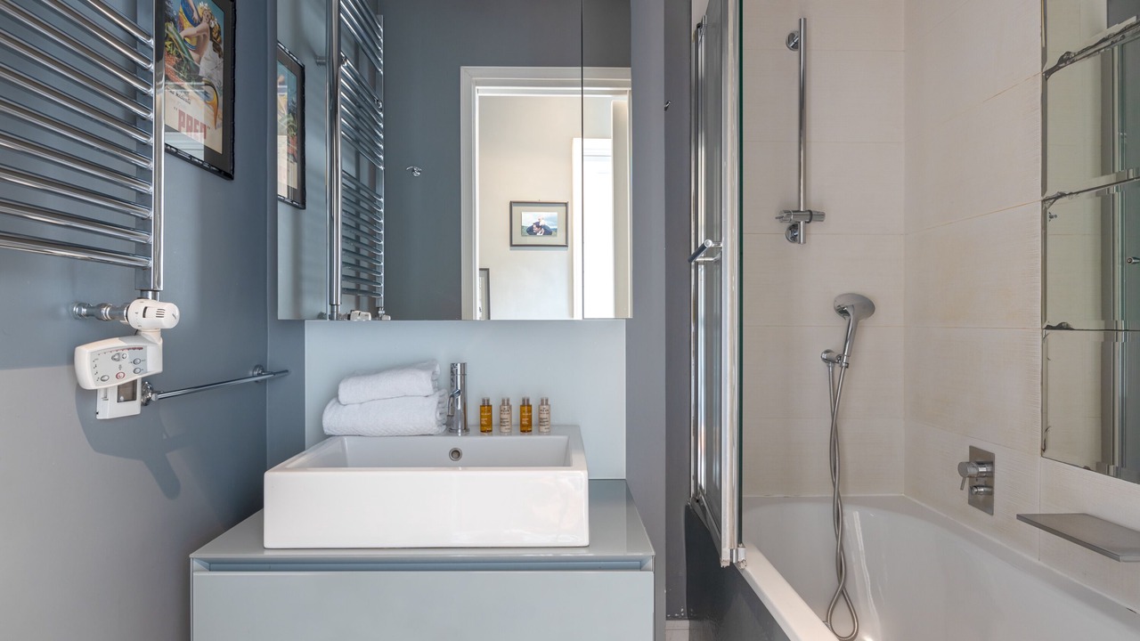 Photo of Bathroom in Porte-Dauphine
