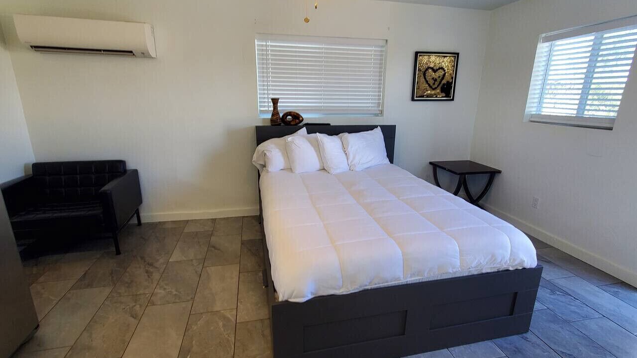 Photo of Bedroom in Garfield