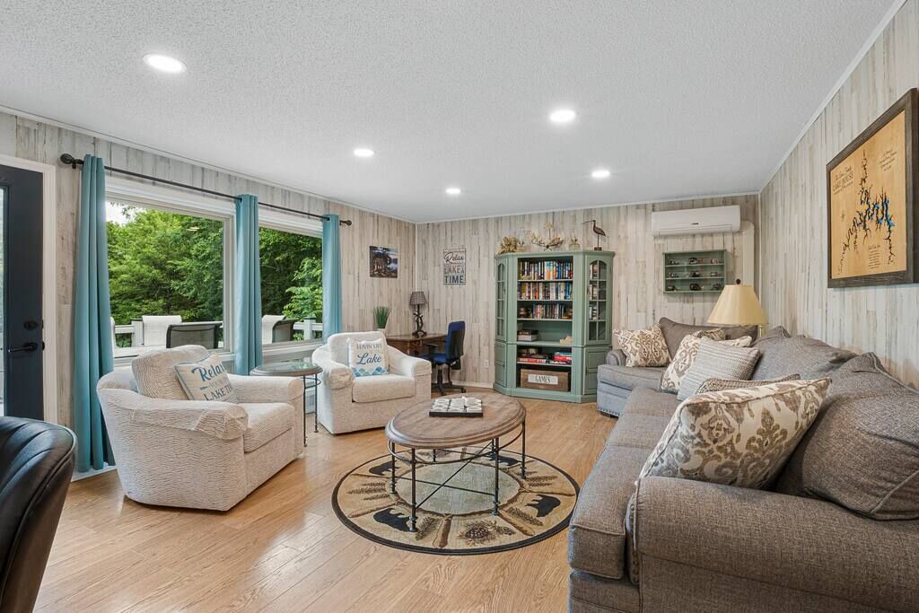 Photo of Others in Shell Knob