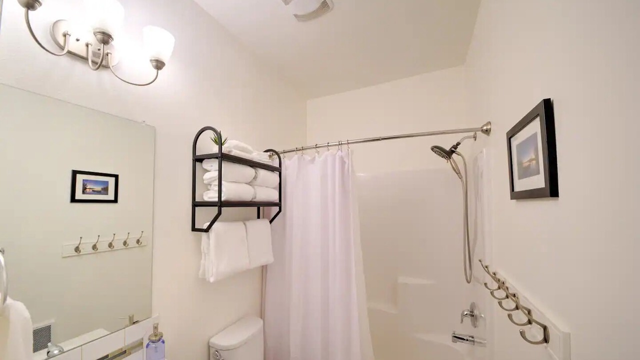 Photo of Bathroom in Larkspur