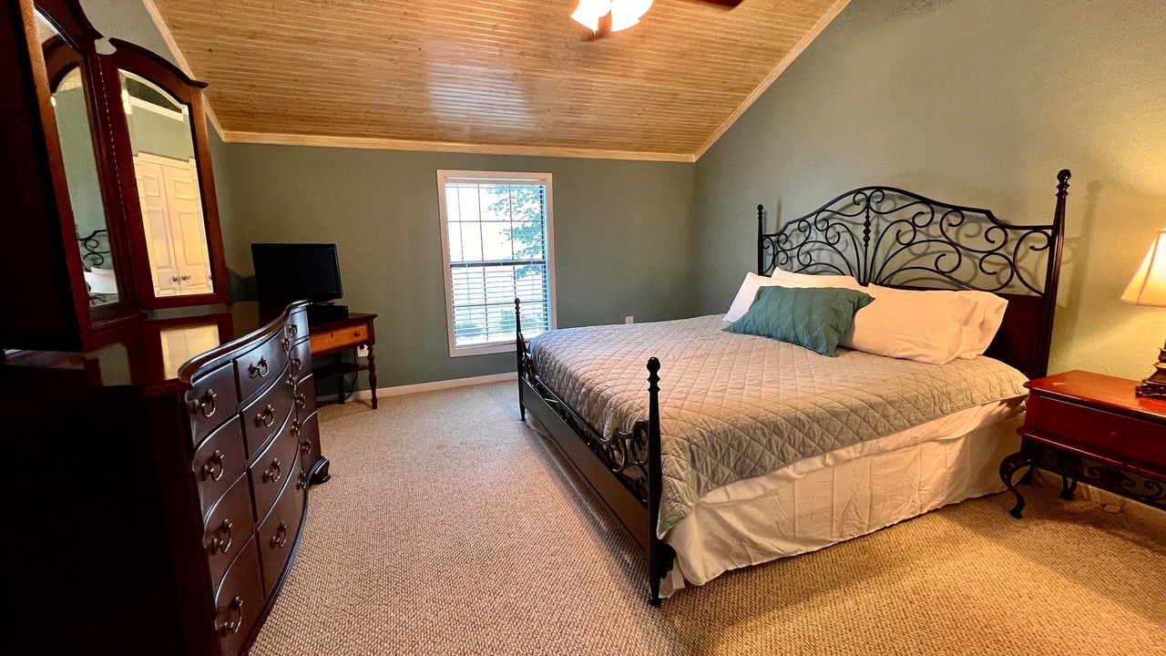 Photo of Bedroom in Milam