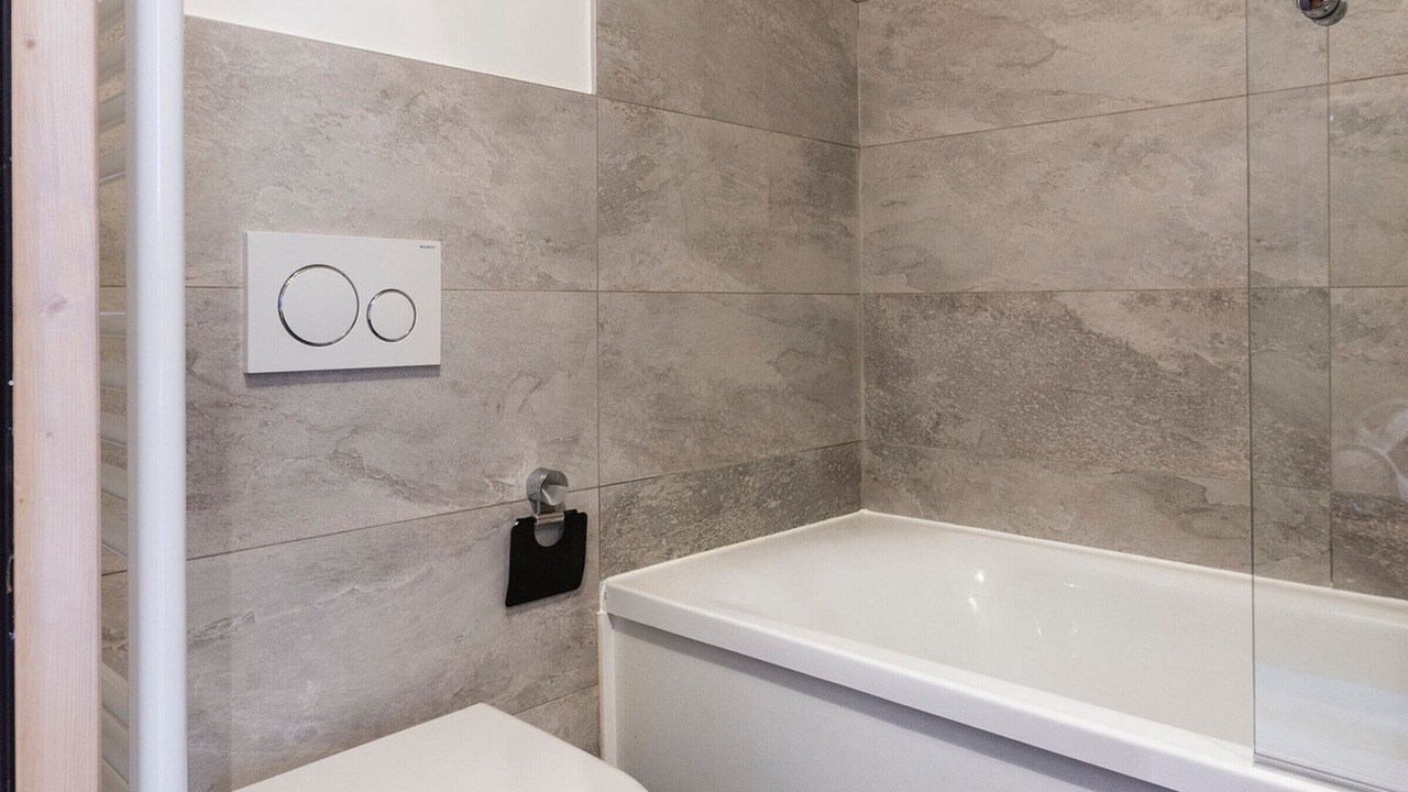 Photo of Bathroom in Arc-2000