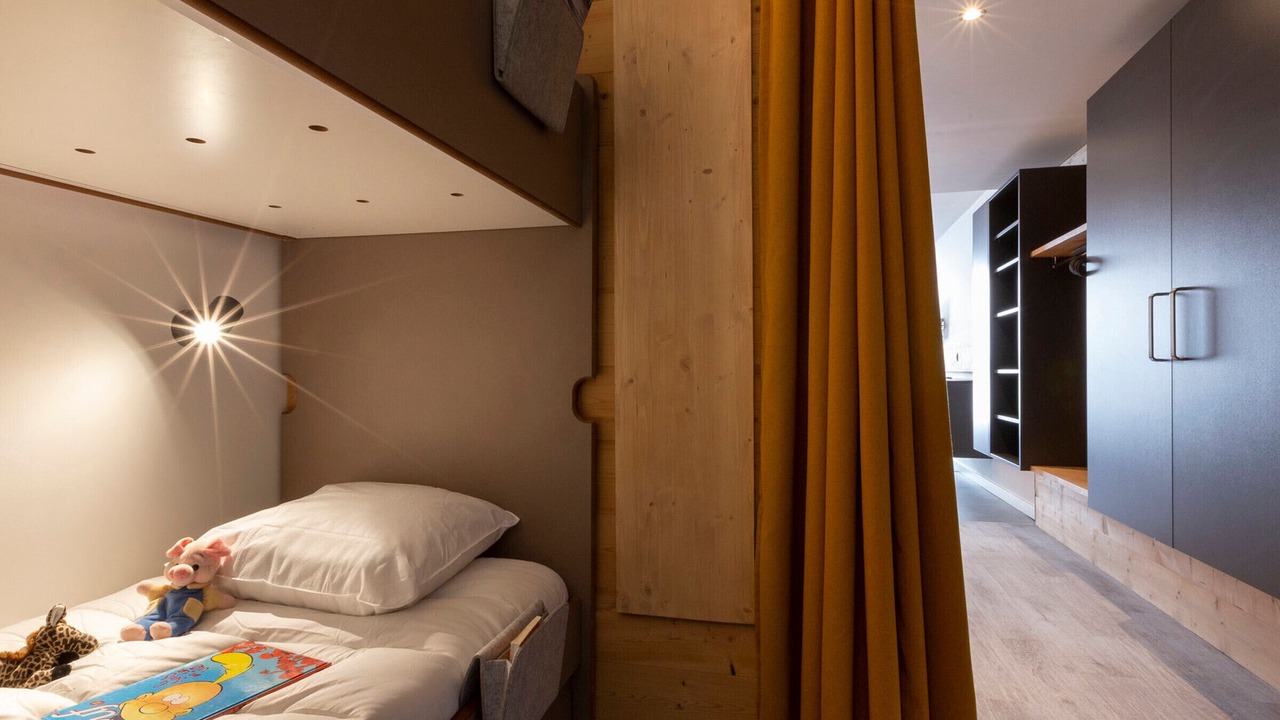 Photo of Bedroom in Arc-2000