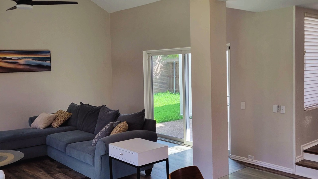 Photo of Livingroom in Far North Dallas