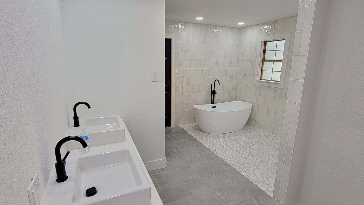 Photo of Bathroom in Granite Shoals