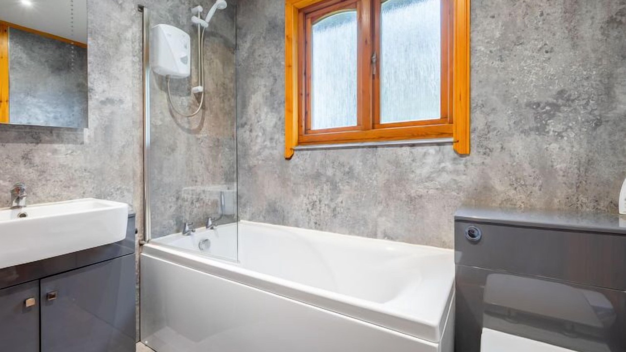 Photo of Bathroom in Balnain