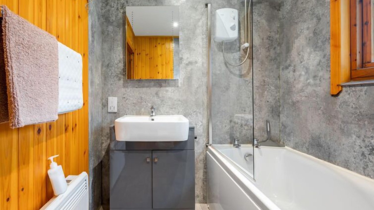 Photo of Bathroom in Balnain