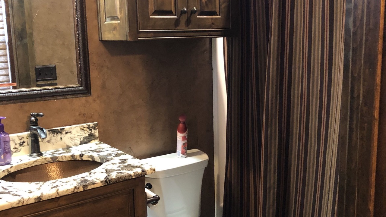 Photo of Bathroom in Holliday