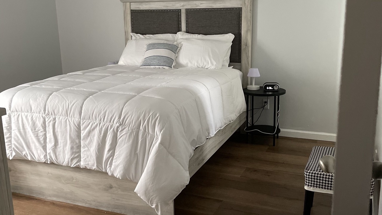 Photo of Bedroom in Midland City