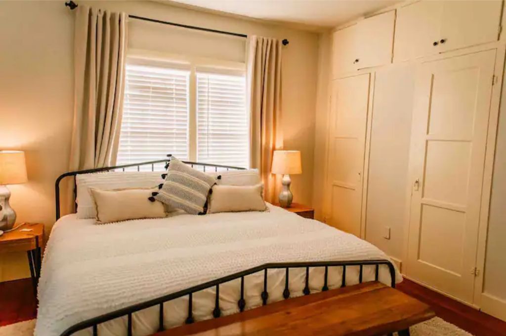 Photo of Bedroom in Oakland