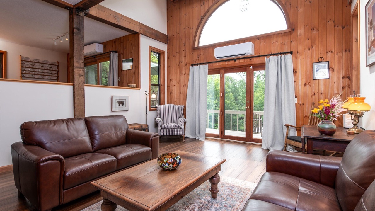 Photo of Livingroom in South Londonderry