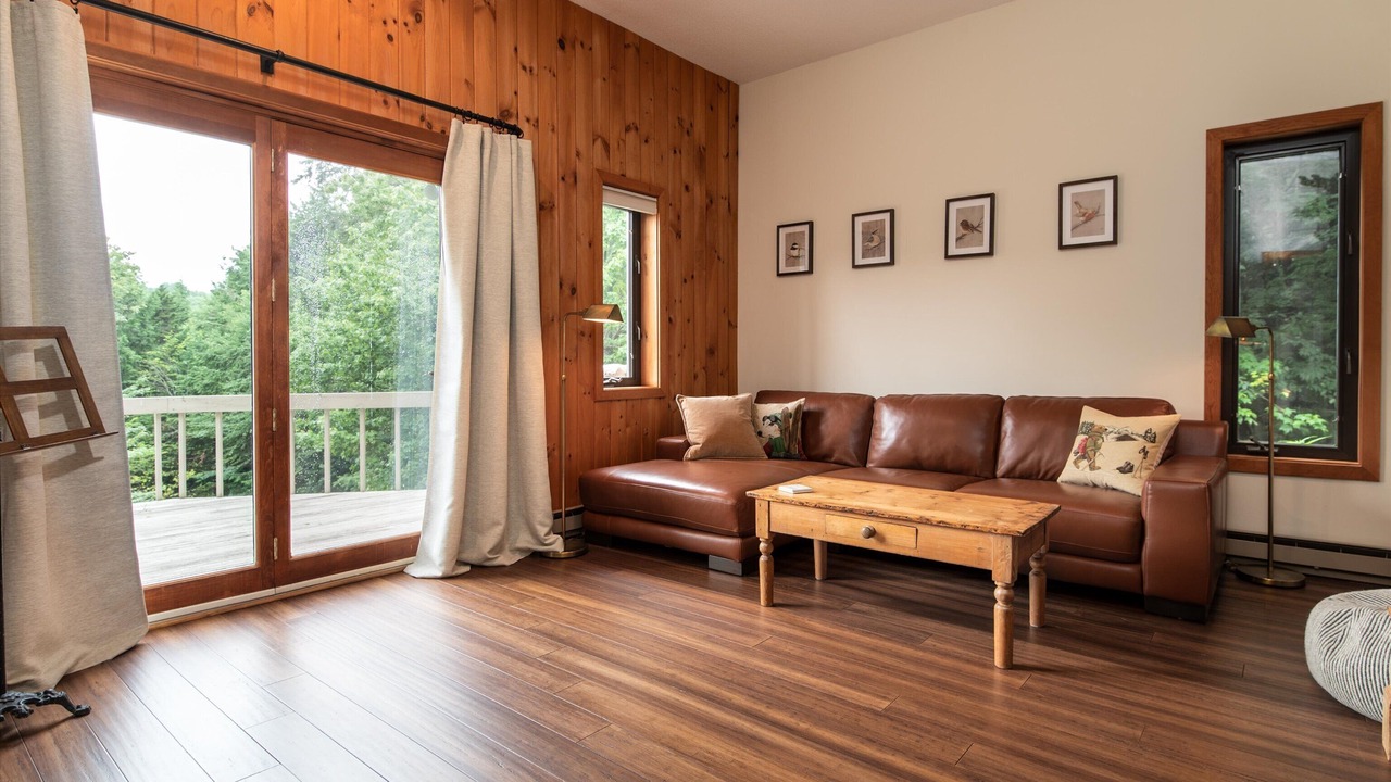 Photo of Livingroom in South Londonderry