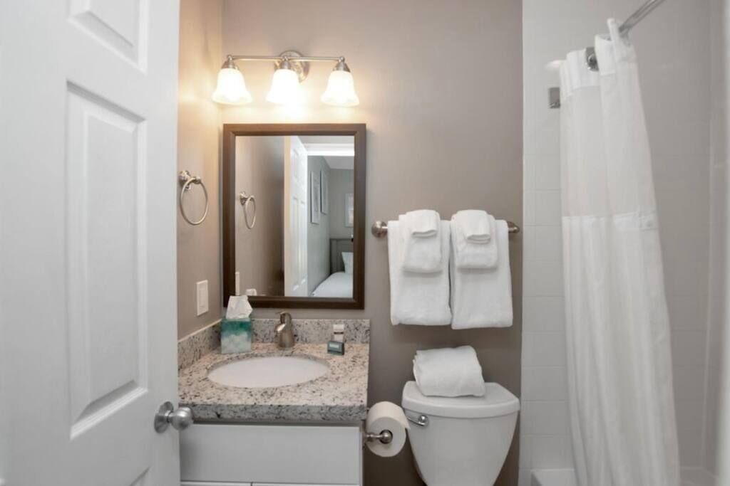 Photo of Bathroom in Marathon