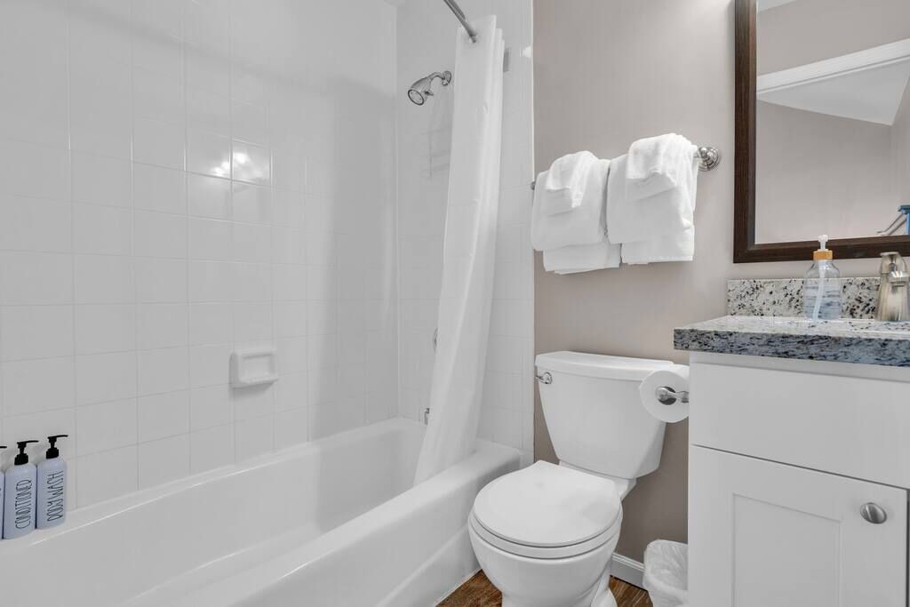 Photo of Bathroom in Marathon