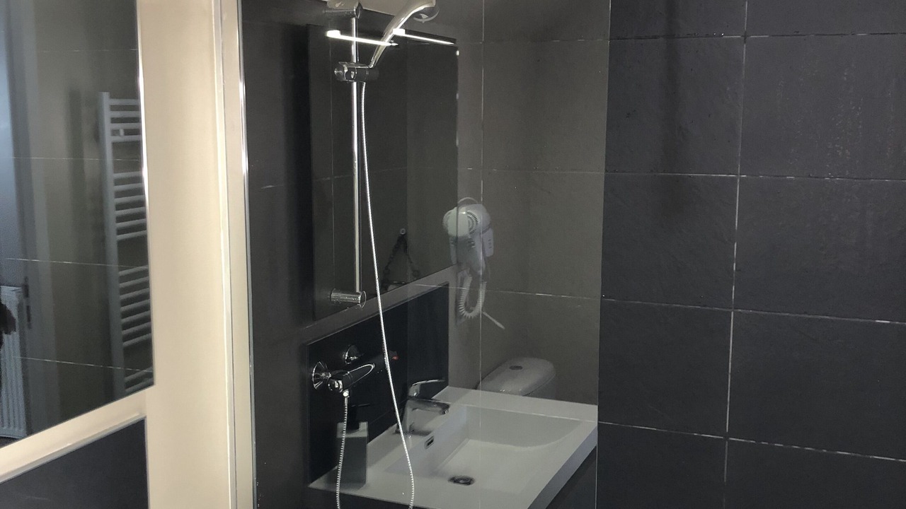 Photo of Bathroom in Angrie