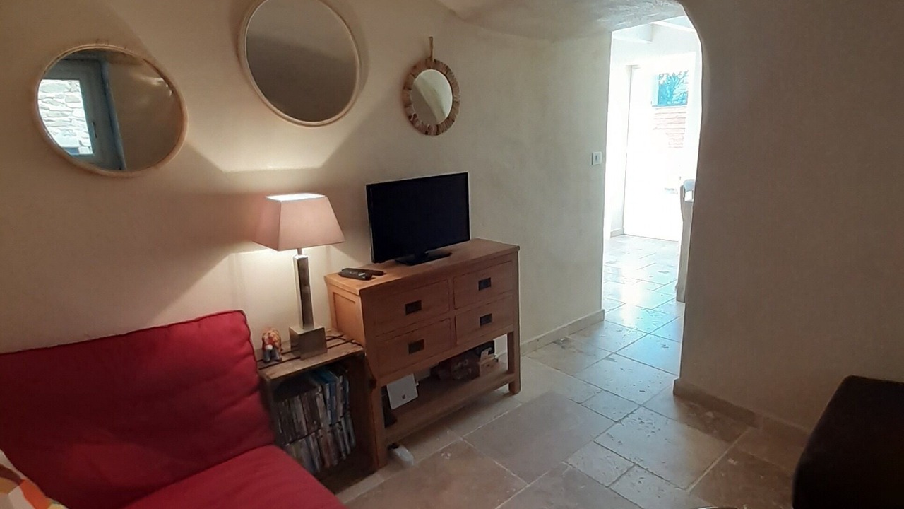 Photo of Livingroom in Roche-Saint-Secret