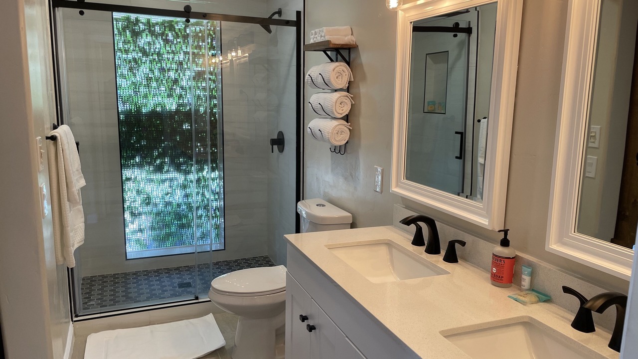 Photo of Bathroom in Bellair