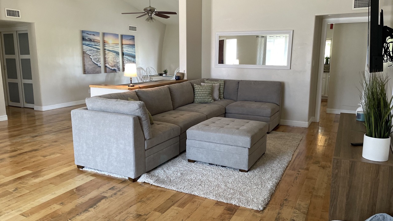 Photo of Livingroom in Bellair