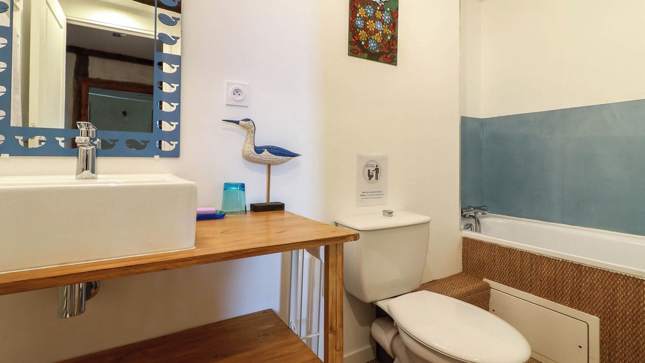 Photo of Bathroom in Canens