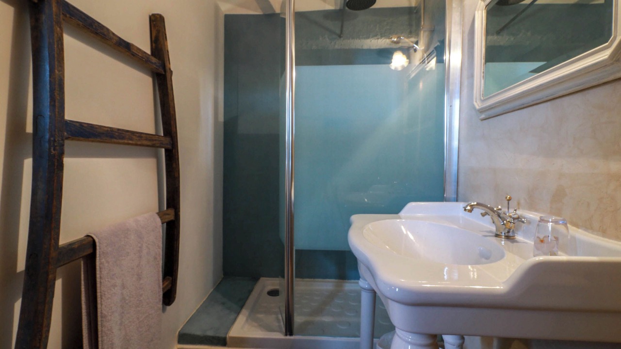 Photo of Bathroom in Canens