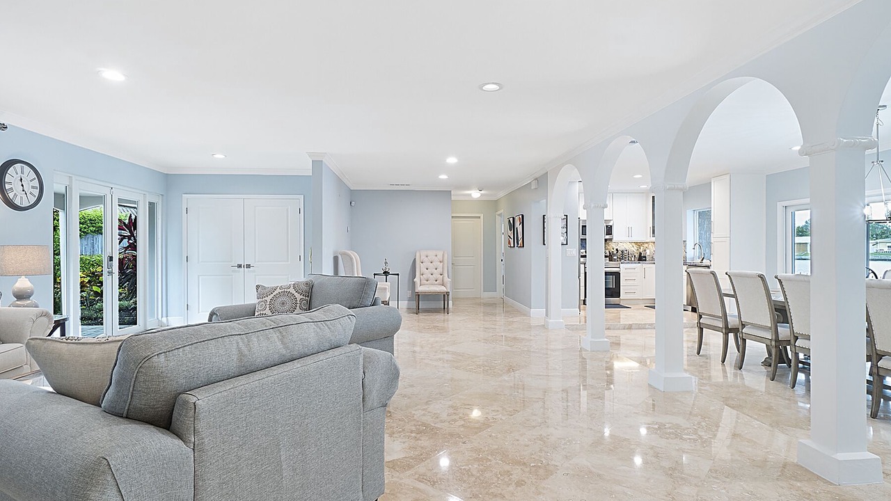 Photo of Livingroom in Central Corals