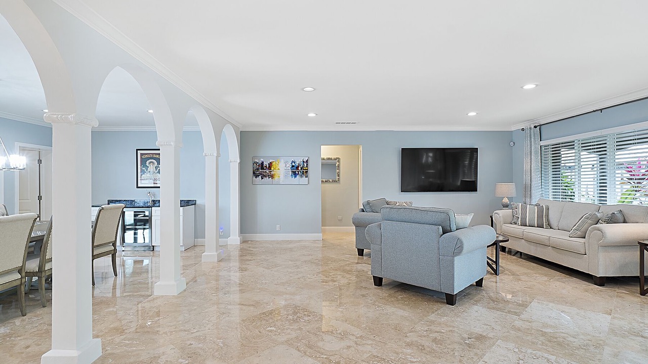 Photo of Livingroom in Central Corals