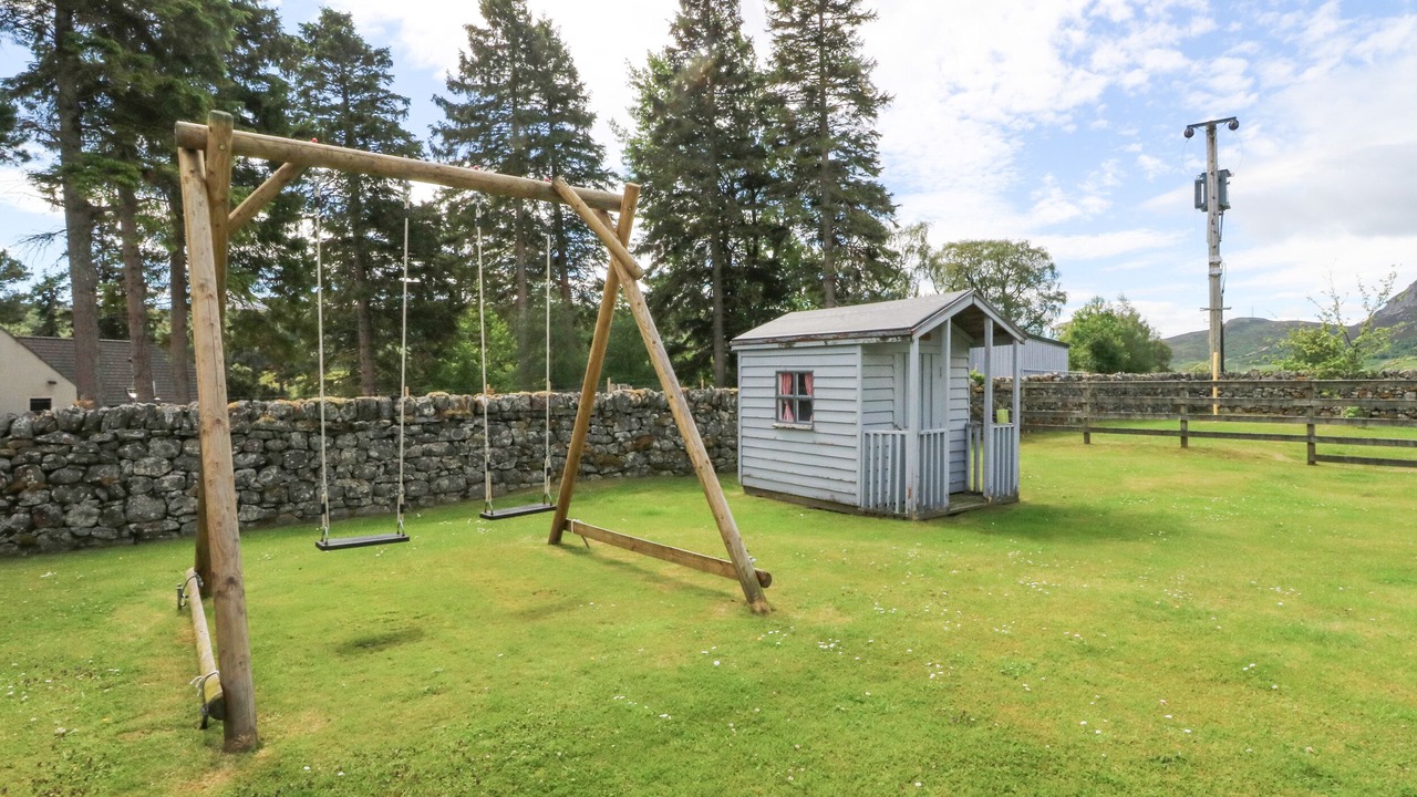 Photo of Others in Newtonmore