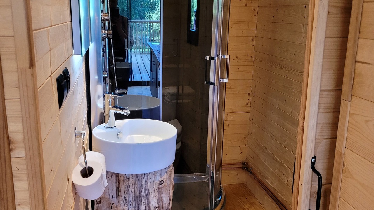 Photo of Bathroom in Morainville-Jouveaux
