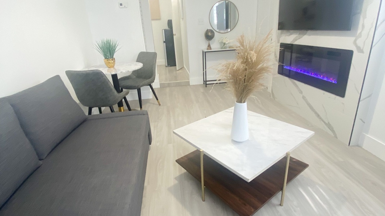 Photo of Livingroom in Ludlam
