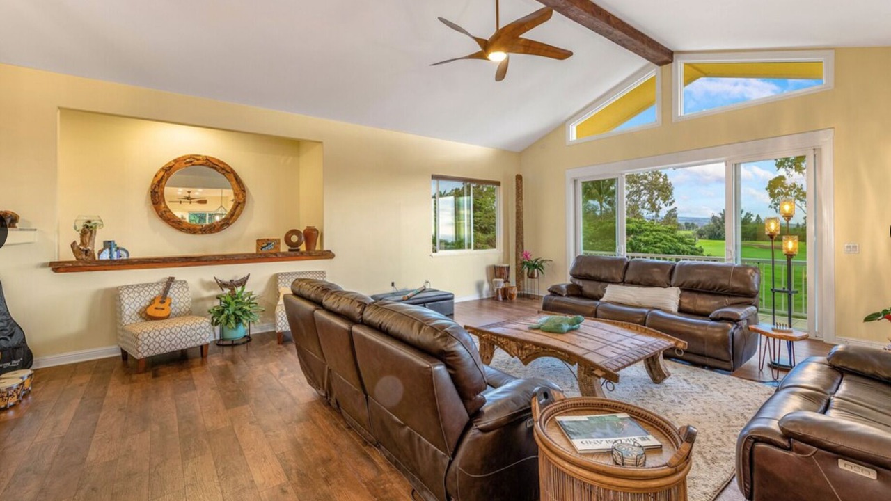 Photo of Livingroom in Waikoloa Village