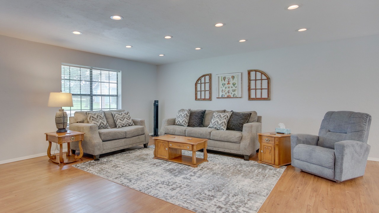 Photo of Bedroom in Grove