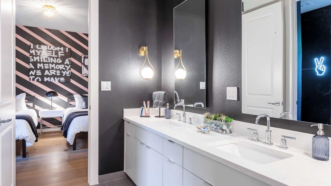 Photo of Bathroom in East Cesar Chavez