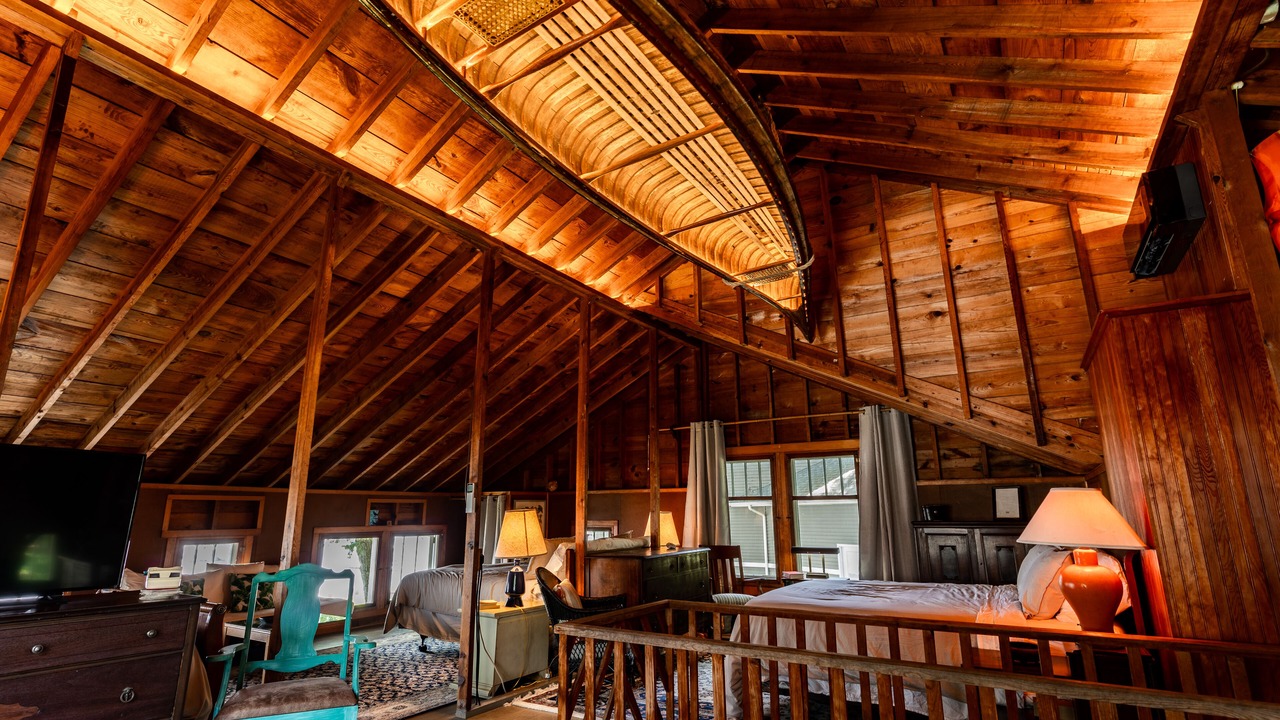 Photo of Bedroom in Clear Lake
