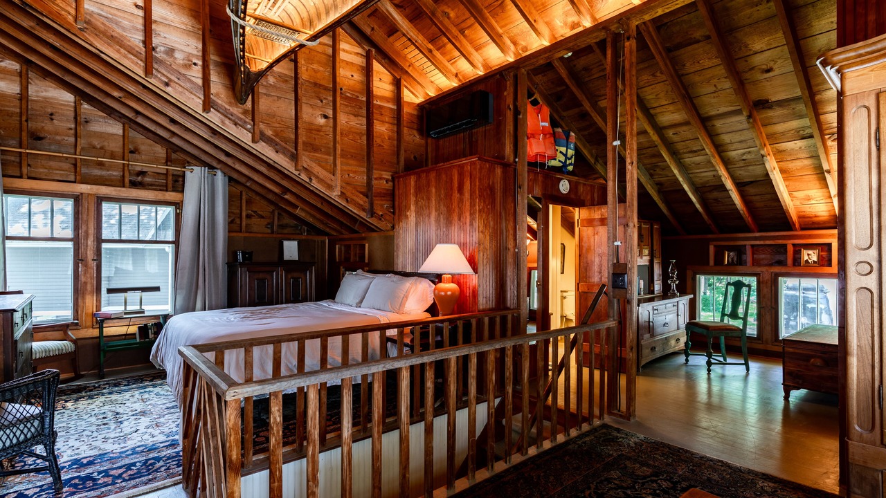 Photo of Bedroom in Clear Lake