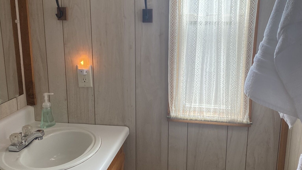 Photo of Bathroom in Bean Station