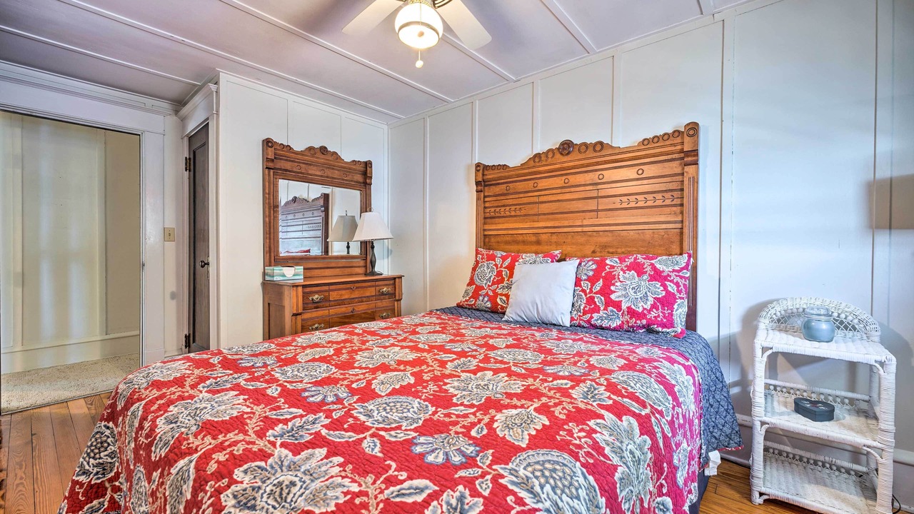 Photo of Bedroom in Three Rivers