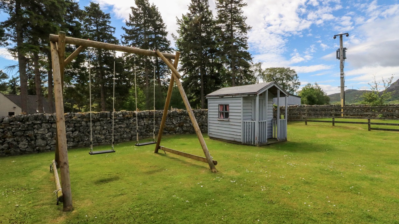 Photo of Others in Newtonmore