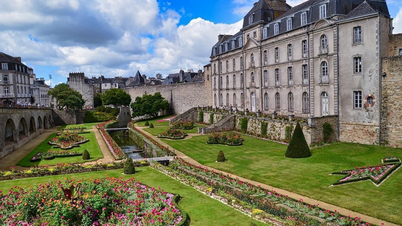 Photo of Others in Plescop