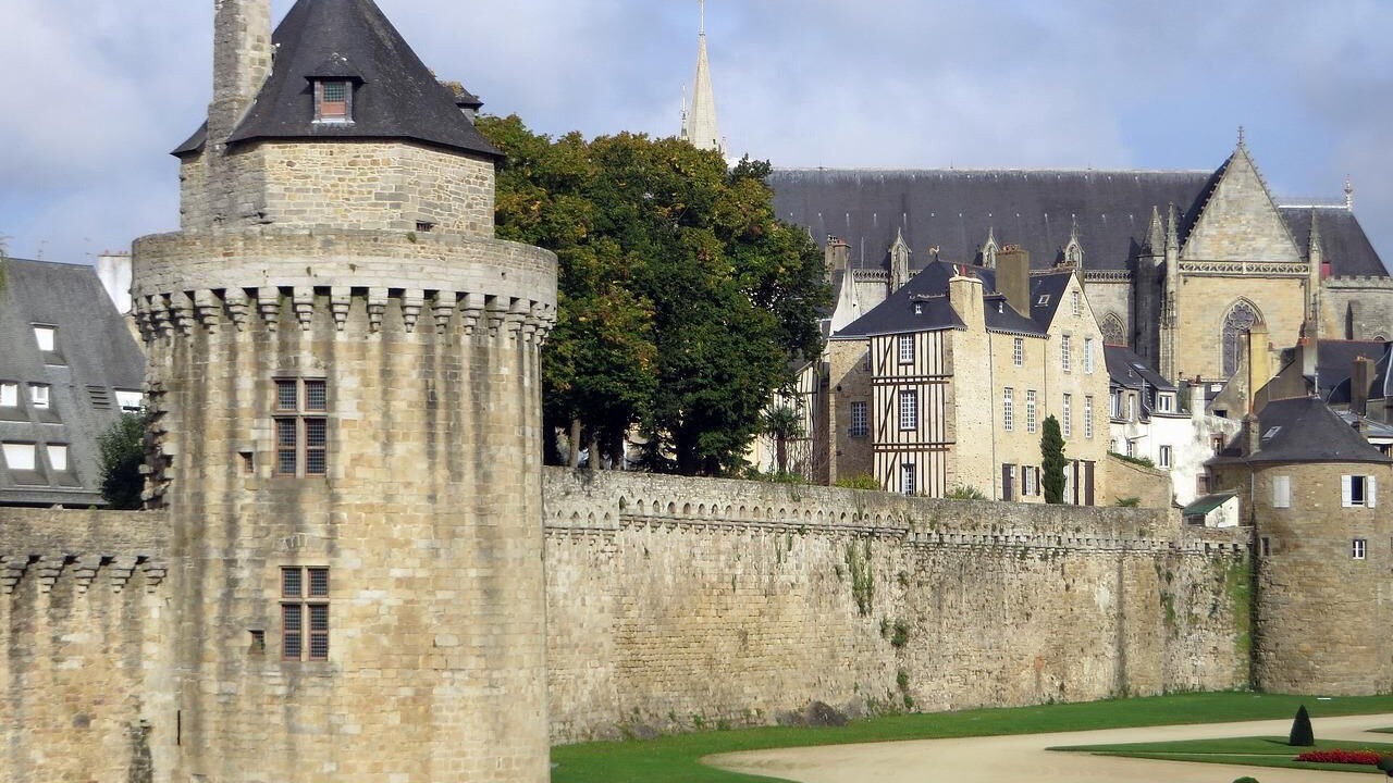 Photo of Others in Plescop