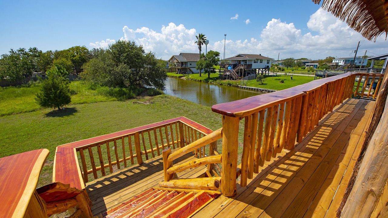 Photo of Patio Balcony in Hitchcock